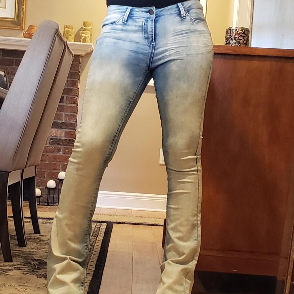 90s Vintage Light Wash Jeans - Picture 2 of 13